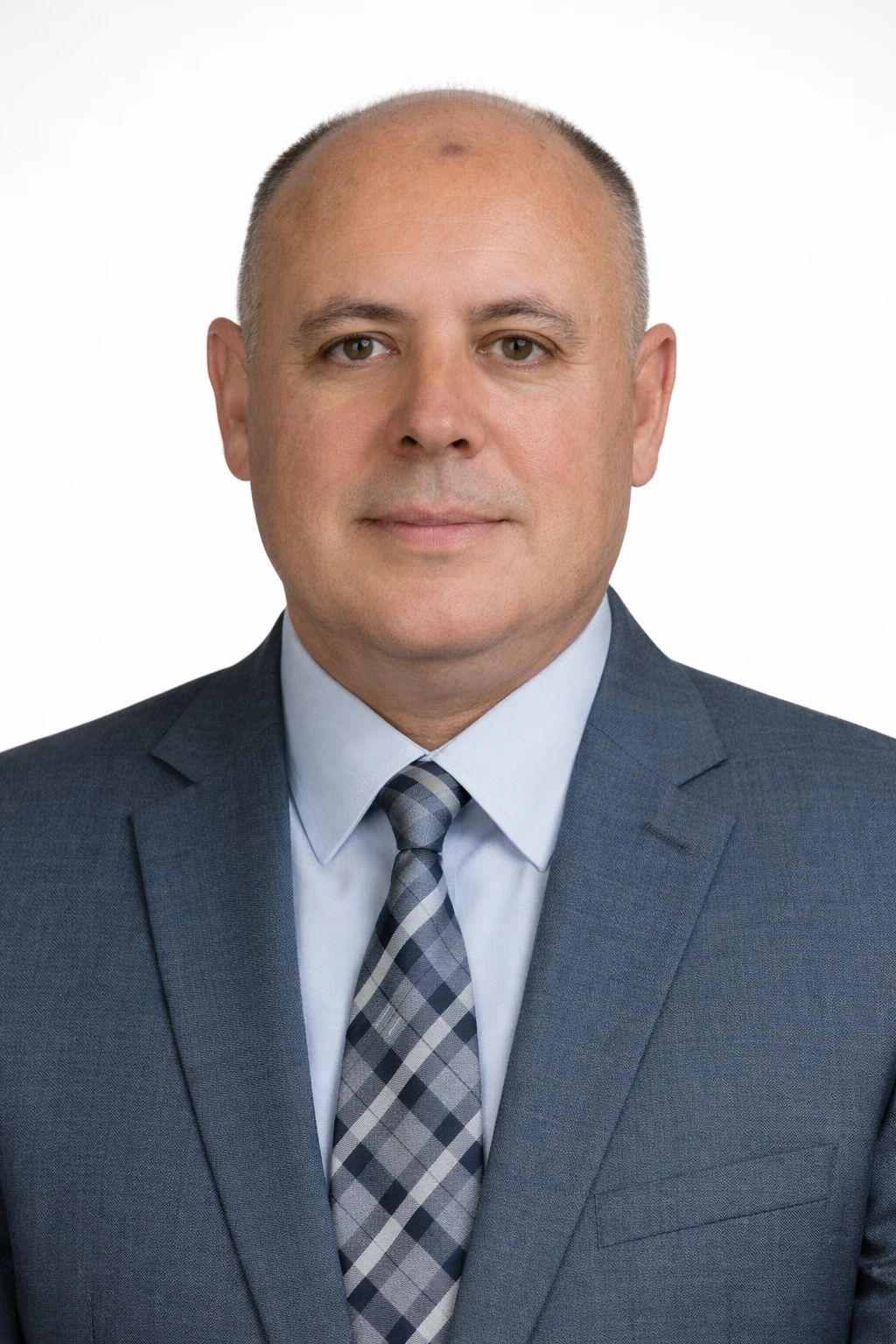 رئيس قطا الفروع الخارجية لشركة مصر للتأمين أ / محمد عبد العزيز